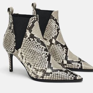 Zara Genuine Leather Snakeskin Ankle Boots SZ 8